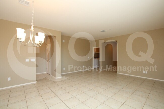 Foto del edificio - 2620 S 116th Dr