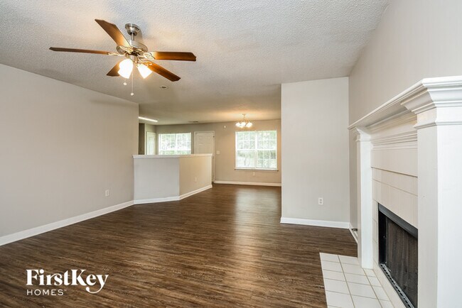 Building Photo - 3904 Doe Run Dr