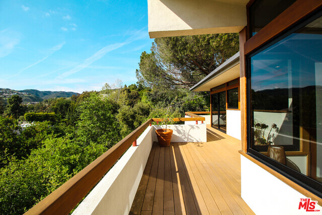 Foto del edificio - 65 Oakmont Dr