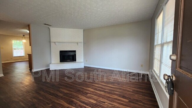 Foto del edificio - 634 Morton Ct