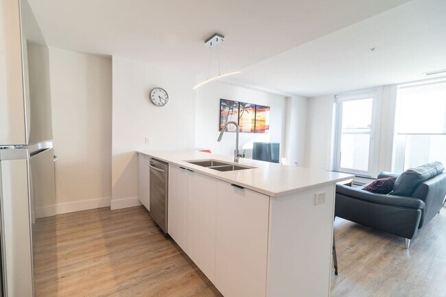 Photo du bâtiment - 3075 Devonshire Ave