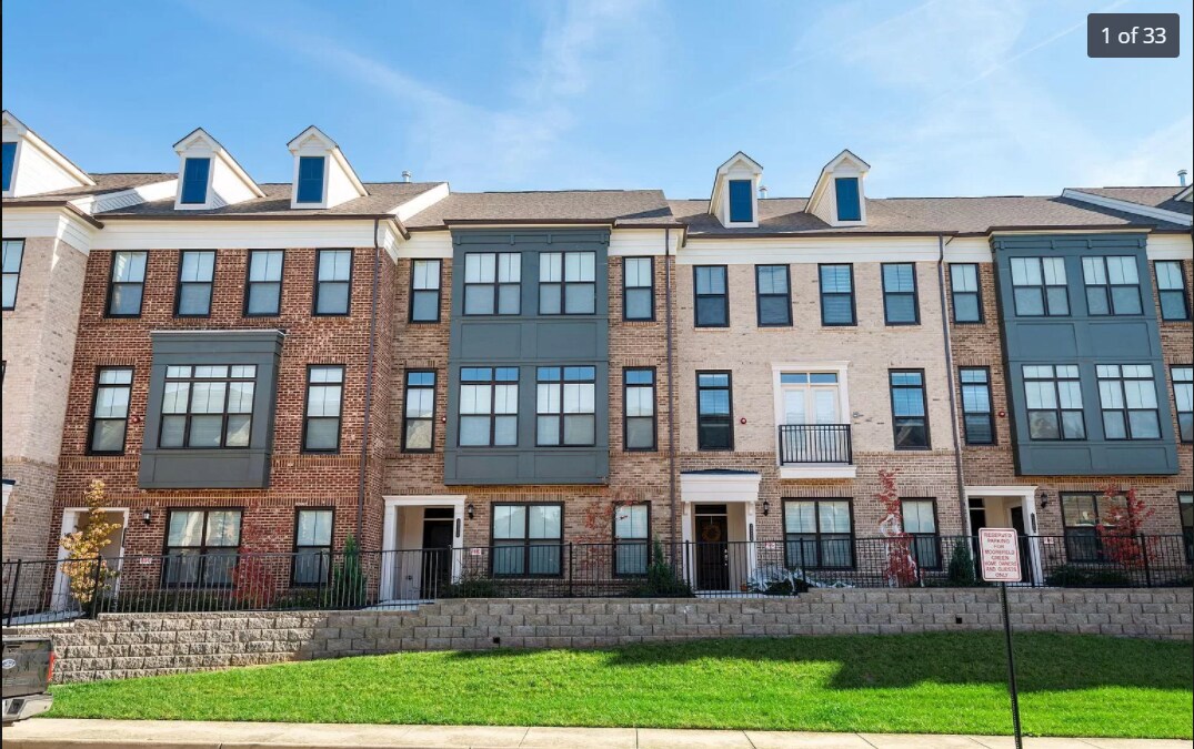 Foto principal - 22556 Windsor Locks Square