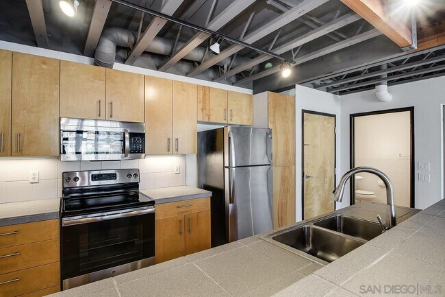 Building Photo - 4134 Adams Ave