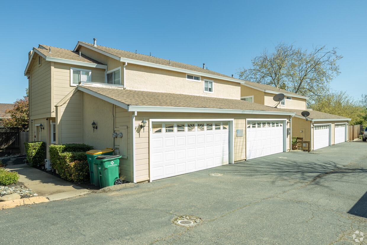 Primary Photo - 3310-3312 La Canada Dr