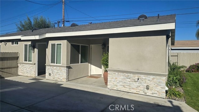 Foto principal - 425 W Orangethorpe Ave