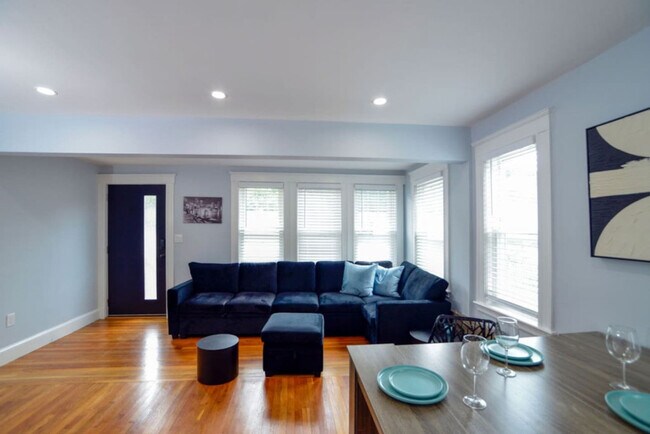 Foto del edificio - 53 Montvale Ave