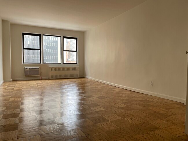 Foto del edificio - 233 E 35th St