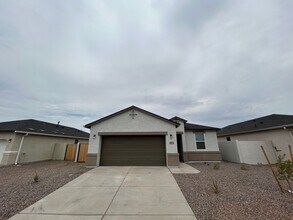 Building Photo - 5568 E Mearn Rd