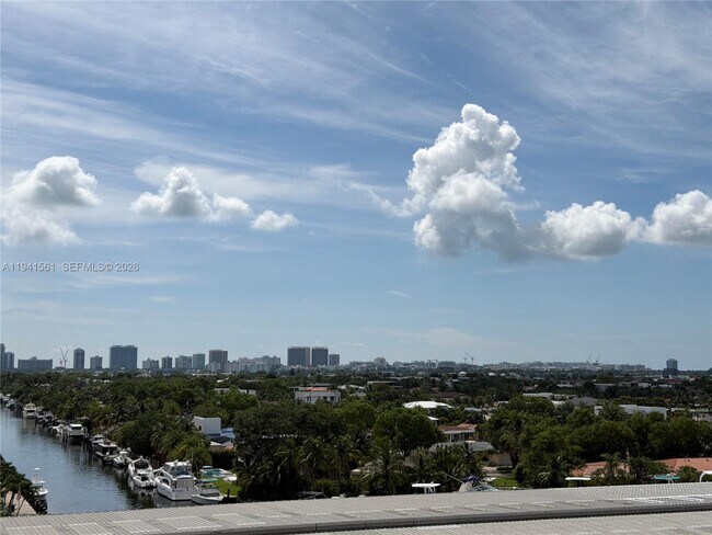 Foto del edificio - 13499 Biscayne Blvd