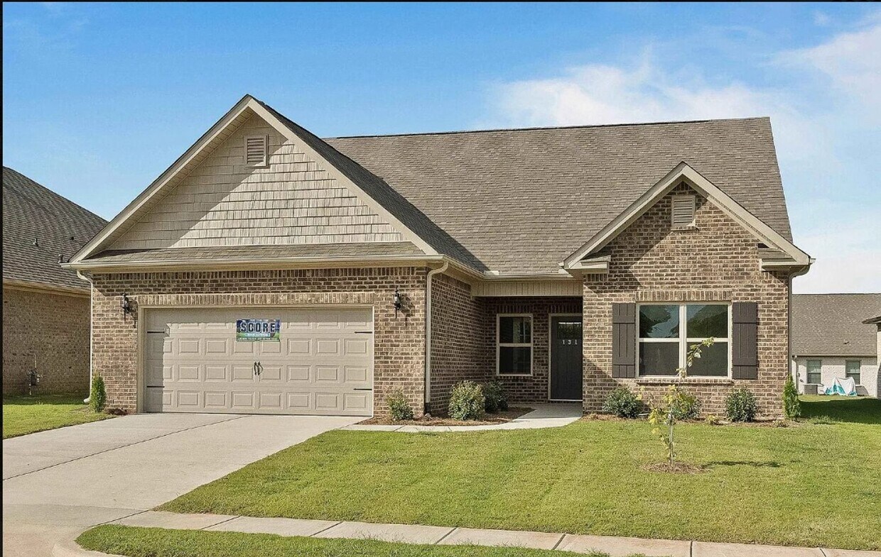 Primary Photo - 4 Bedrooms in Hazel Green!!