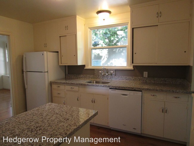 Building Photo - 2 br, 1 bath House - 1735 Spruce Street