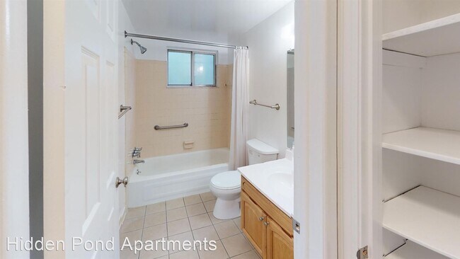 Building Photo - 1 br, 1 bath Apartment - 525-535 Pontiac St