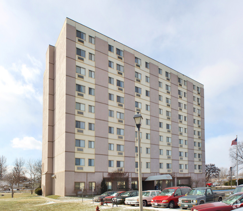 Foto principal - Township Village Apartments