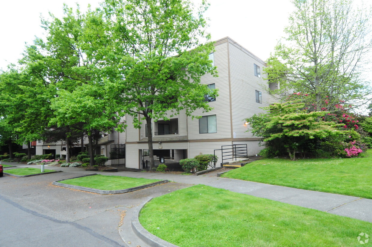 Building Photo - Boardwalk Apartments