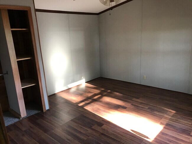 Foto del edificio - 5601 SW Lakefront Ln S