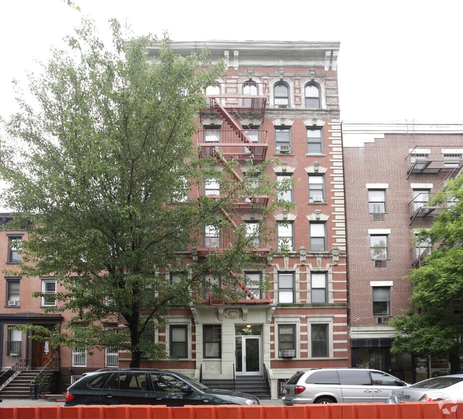 Foto del edificio - 310-312 E 19th St