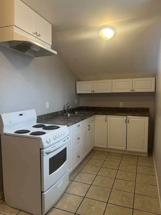 Primary Photo - 13 Peel St