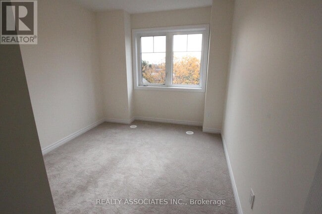 Building Photo - 1-11 Eaton Park Ln