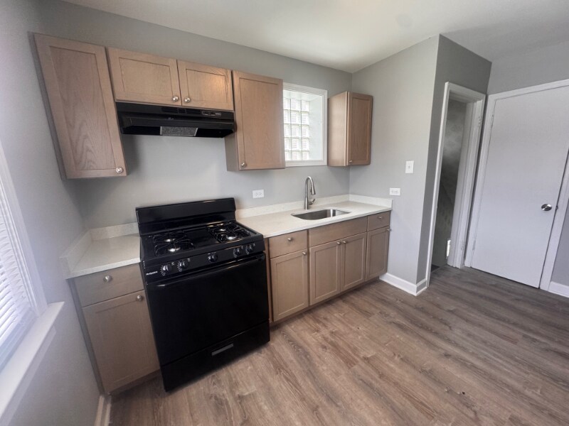 Foto principal - 10945 S Green St