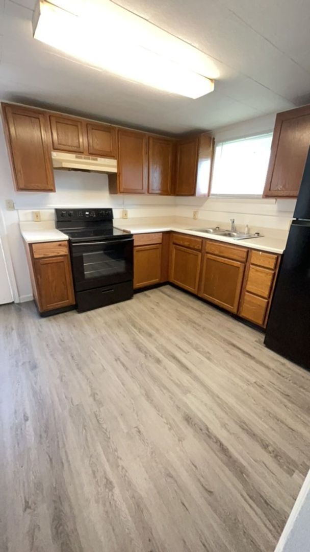 Building Photo - Plenty of Privacy