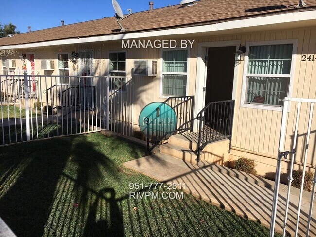 Foto del edificio - 24140 Atwood Ave