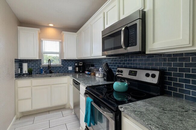 Foto del edificio - 2215 Park Hill Dr
