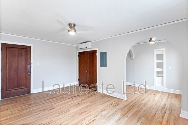 Foto del edificio - 1050 N Pearl St