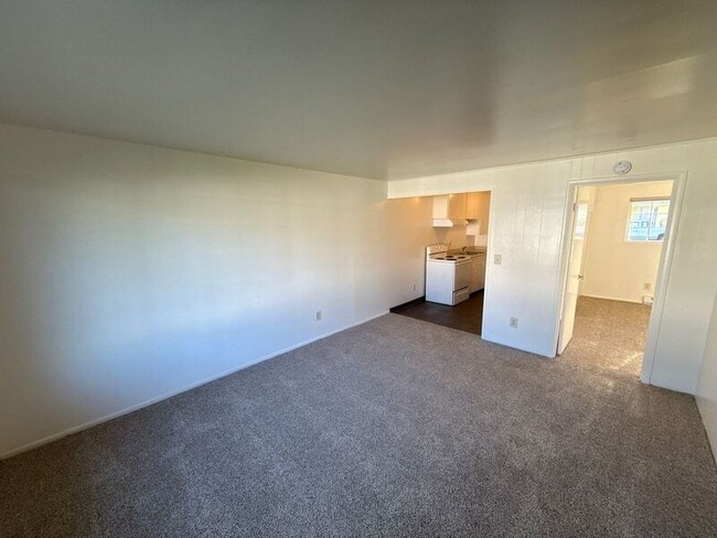 Building Photo - 580 Ford St SE