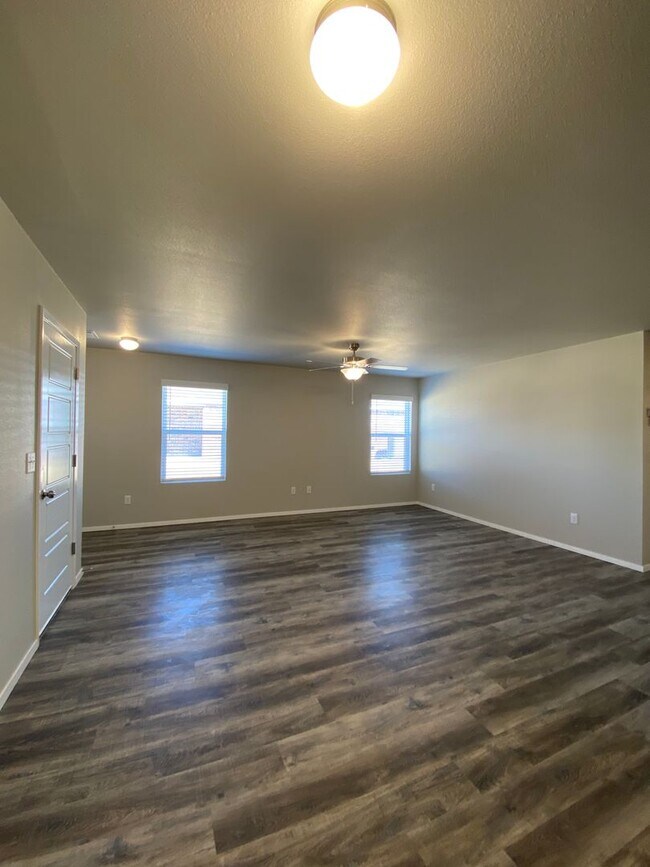 Foto del edificio - Comfort & Convenience – 3 Bed, 2 Bath Duplex in Lawlis Ranch