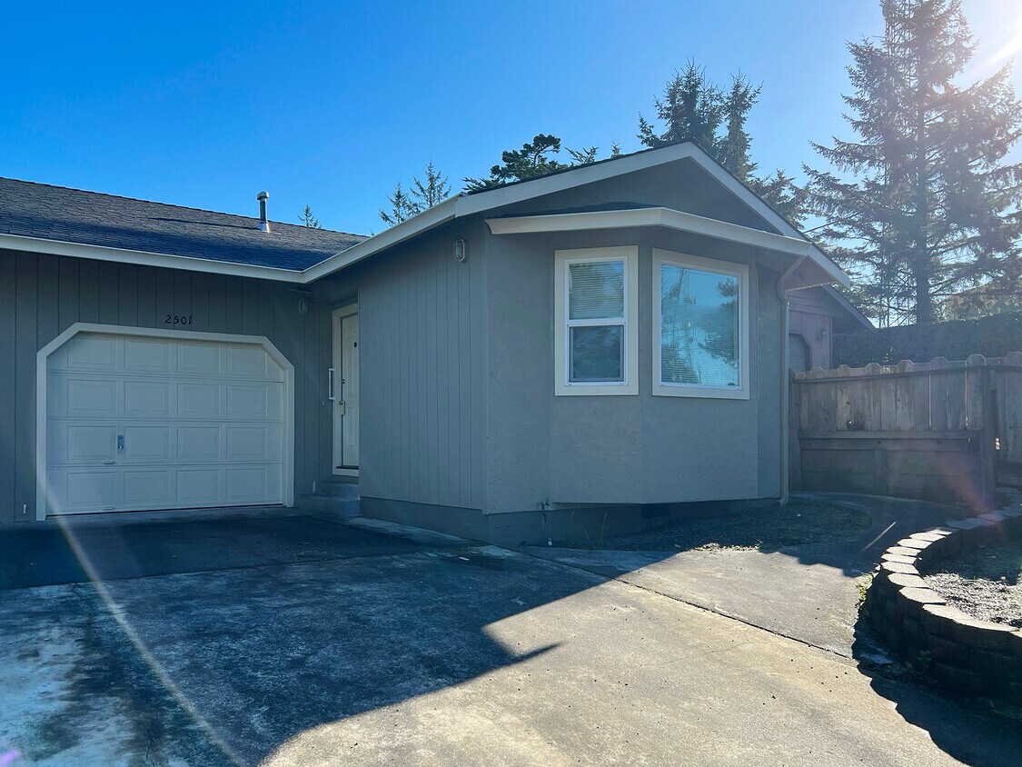 2501 Donna Dr Unit 2501, Eureka, CA 95503 Apartments in Eureka, CA