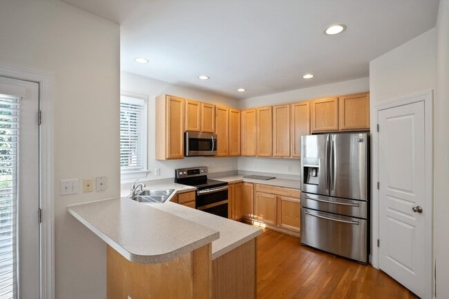 Building Photo - APPLICATIONS RECEIVED. Fantastic End-Unit ...