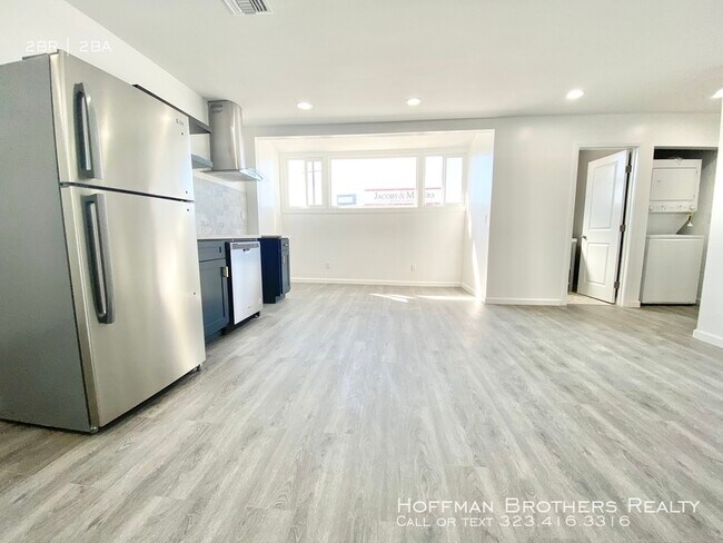 Building Photo - Luxury 2 Bedroom Apartment!