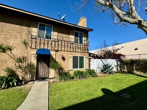 Building Photo - 904 S Mountain Ave