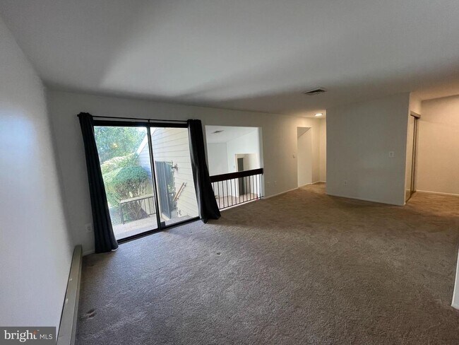 Building Photo - 77 Overlook Dr