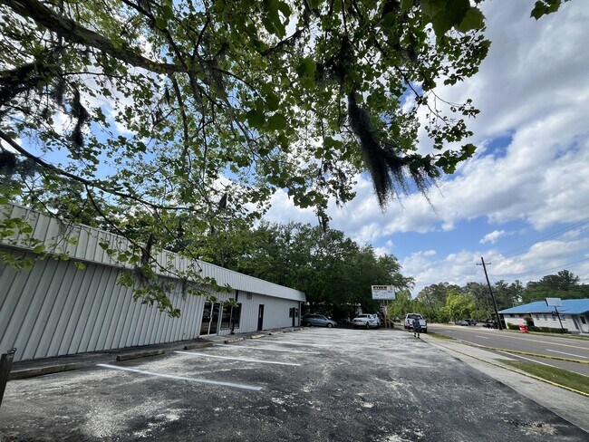 Foto del edificio - 4502 NW 6th St