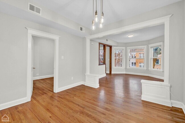 Foto del edificio - 4242 N Kimball Ave