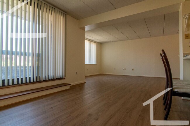 Building Photo - No Brokers Fee, Central Heat/AC, In-Unit W...