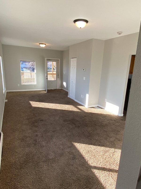 Building Photo - 3215 Schaeffer Dr SW