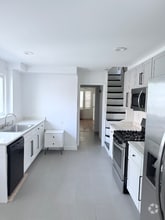 Building Photo - 6 Parkman St