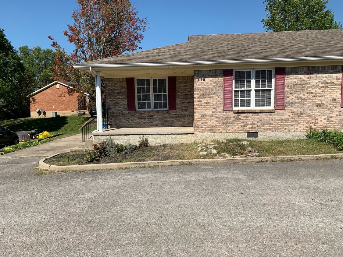Primary Photo - 716 Parkway Ave