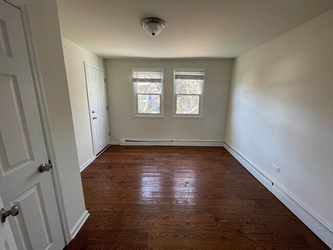 Foto del edificio - 6039 Palisade Ave