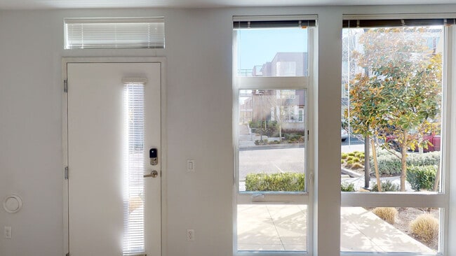 Interior Photo - CityLine