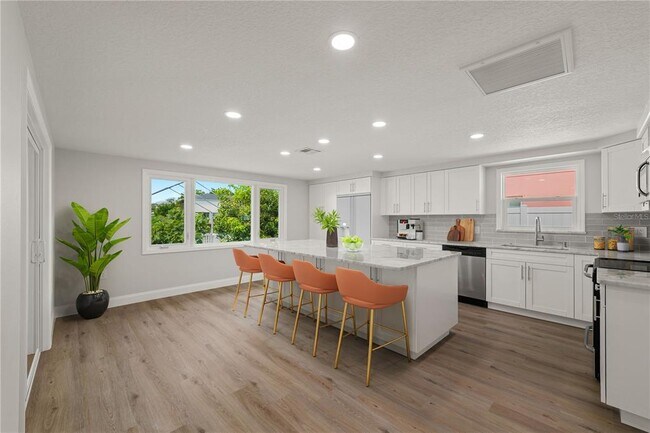 Building Photo - 6617 Harbor Dr