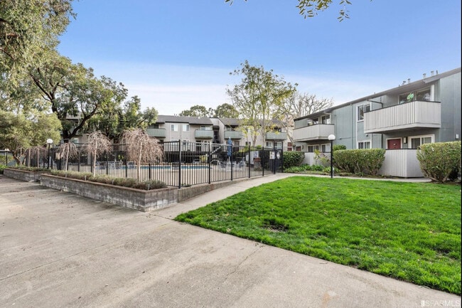Path to unit - 1126 Cherry Ave