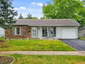 Building Photo - 720 Country Ln S