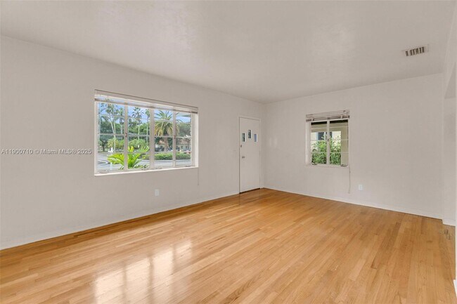 Foto del edificio - 69 NE 115th St