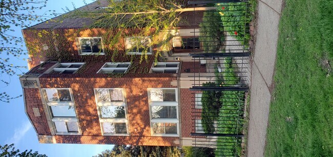 Foto del edificio - 4891 N Paulina St