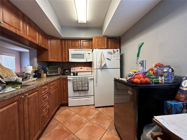 Building Photo - 20752 SW 83rd Ave