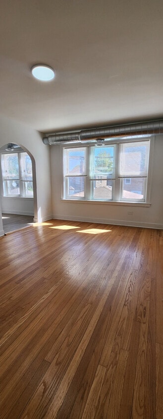 Primary Photo - 1553 W 94th St