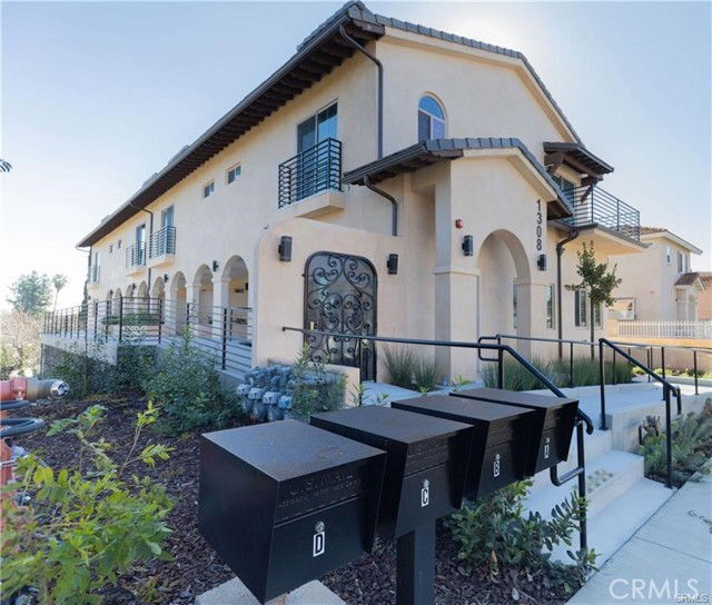 Foto del edificio - 1308 Stevens Ave